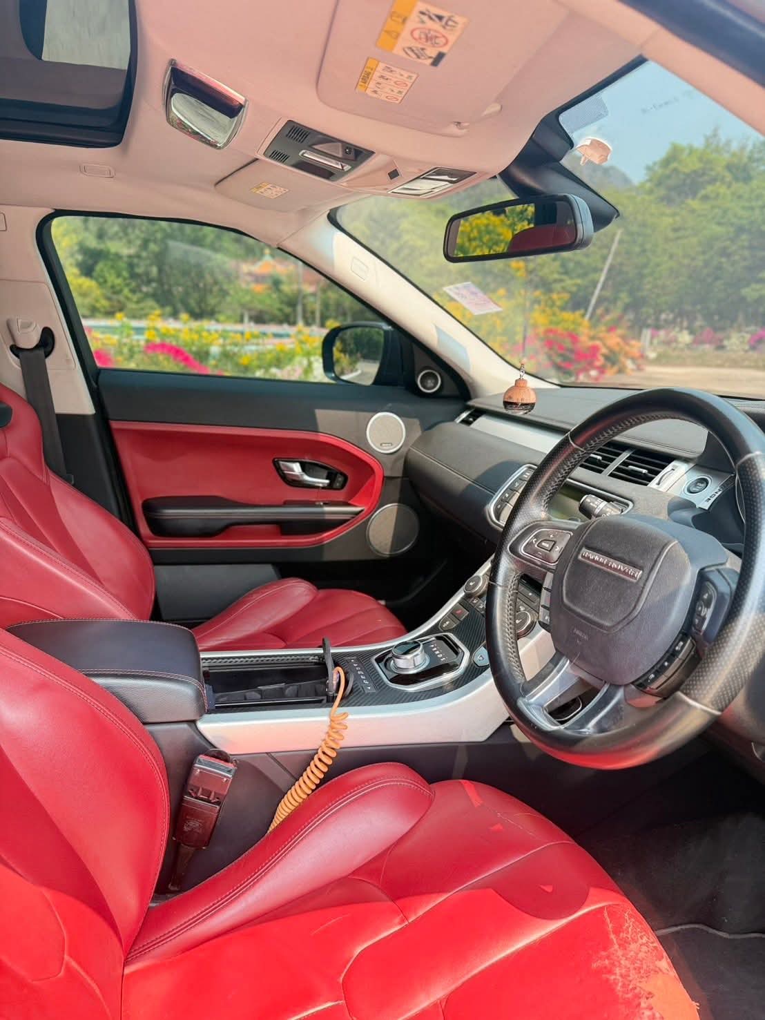 Car image 8